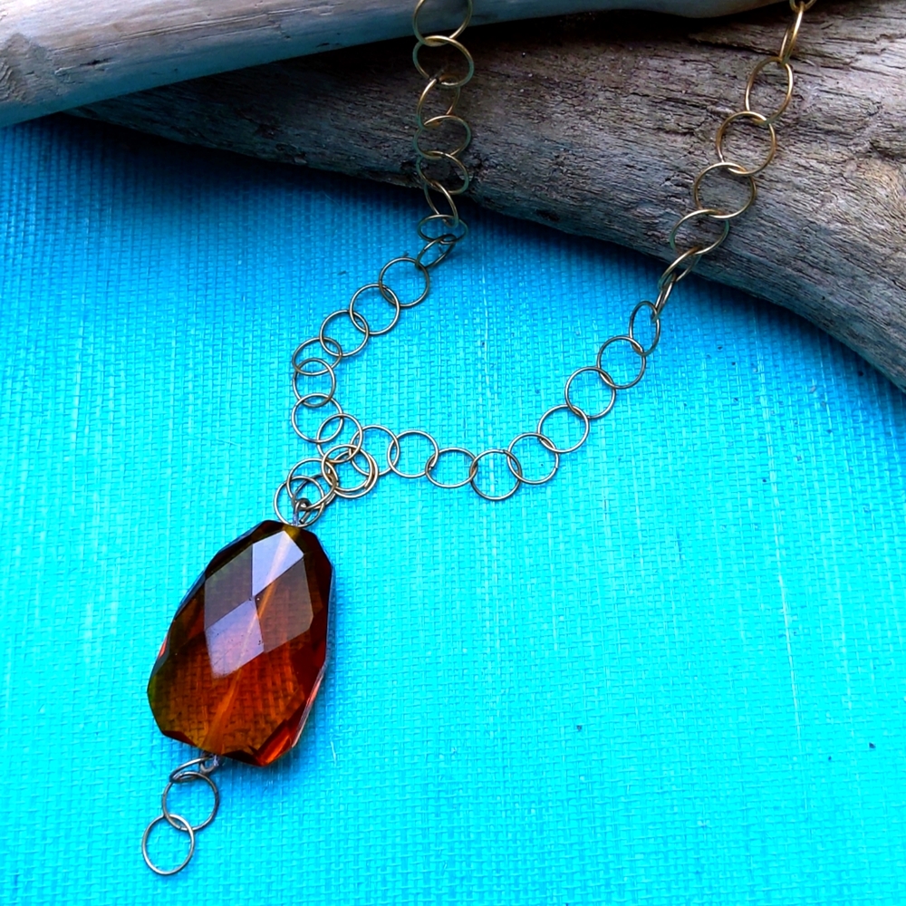 Beautiful Faceted Pendant Necklace